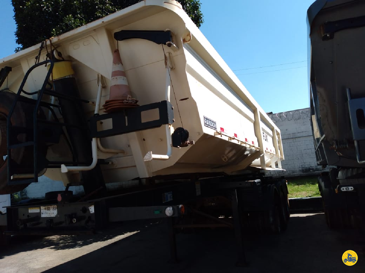 CARRETA SEMI-REBOQUE BASCULANTE Tora Seminovos CONTAGEM MINAS GERAIS MG